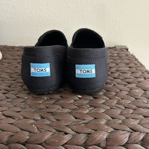 Tom’s flats, black, size 8.5